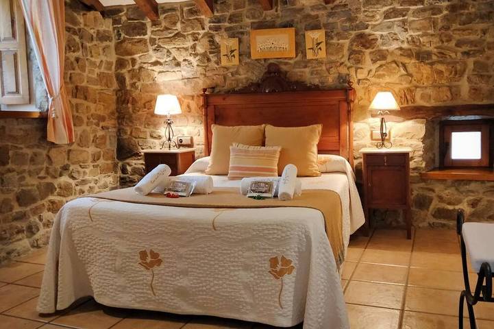 Gîte pour 4 personnes, avec terrasse - 1