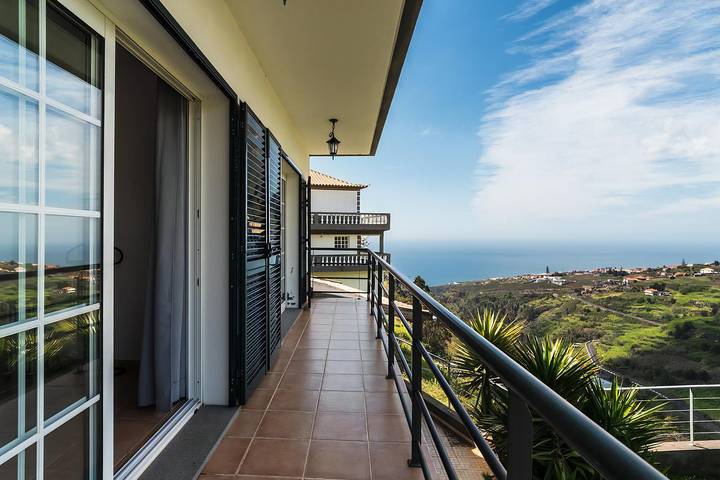 Location de vacances pour 4 personnes, avec terrasse et jardin à Calheta - 2