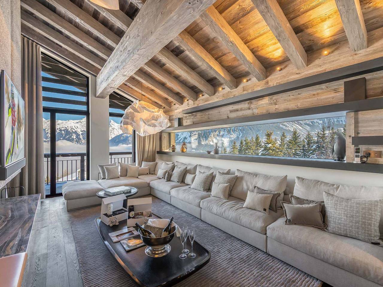 Luxuriöses Chalet mit Pool, Sauna, Massage, Kino und Personal in Courchevel in Saint-Bon-Tarentaise, Les Trois Vallées