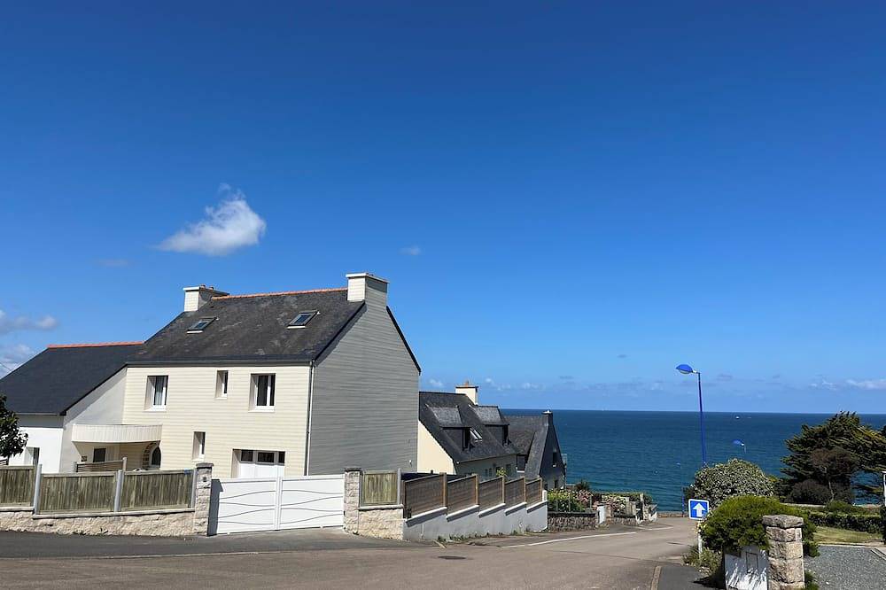 A 2 pas de la plage, vue sur mer, 5 chambres in Locquirec, Ceinture Dorée