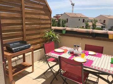 Gîte pour 5 personnes, avec terrasse et piscine dans Office De Tourisme De Narbonne Plage