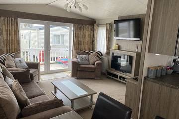 Static Caravan for 6 People in Colchester, Essex, Photo 3