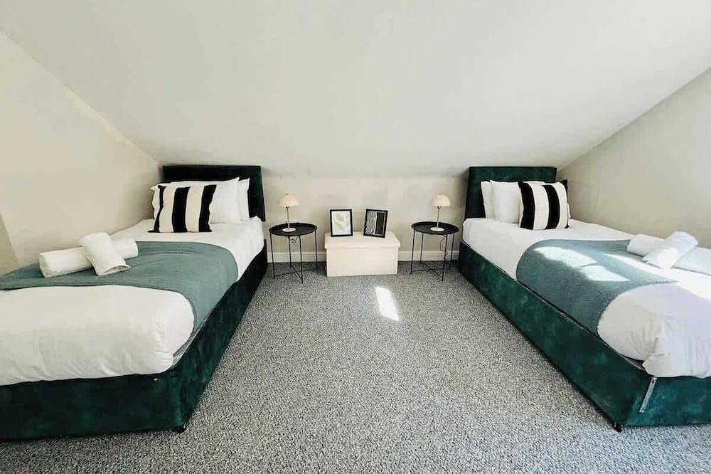 8 Beds, Sleeps up to 11, Gloucester City Centre in Gloucester (UK), Gloucestershire