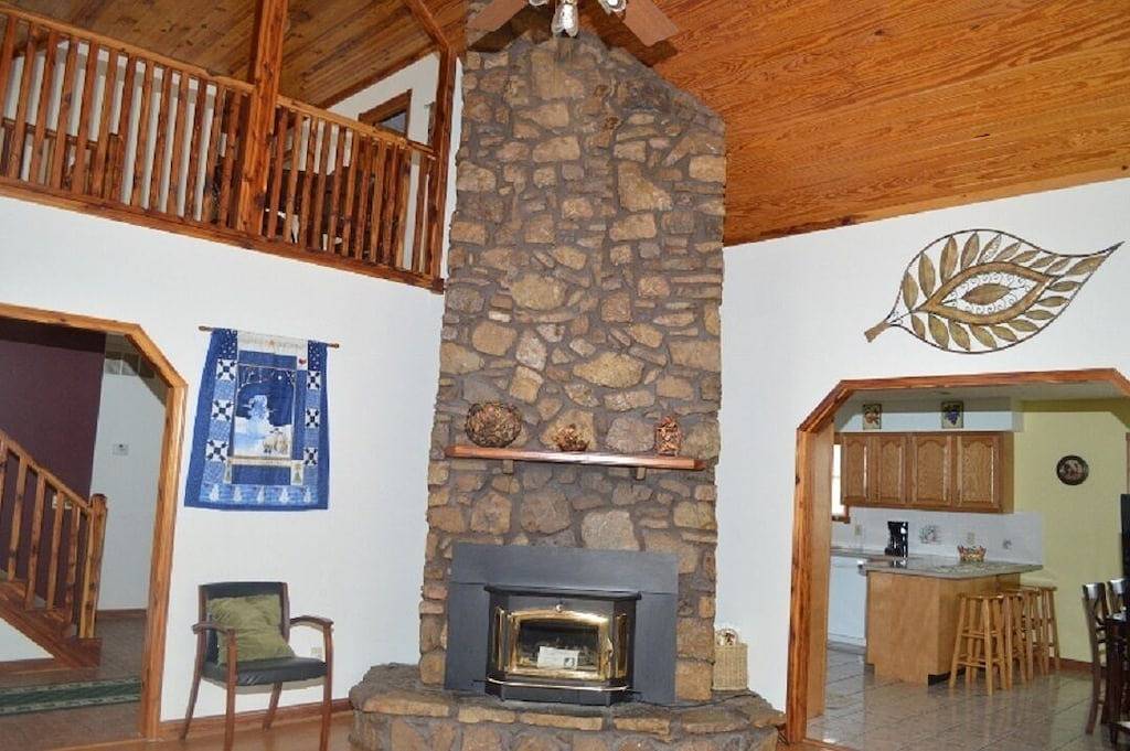 Luxuriöses Familienhaus # 21 4 Zim. Mit Hot Tub am Patoka Lake im Süden von Indiana in Patoka Lake