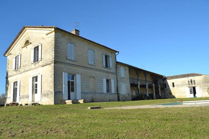 Maison de vacances pour 24 personnes, avec vue ainsi que balcon et piscine