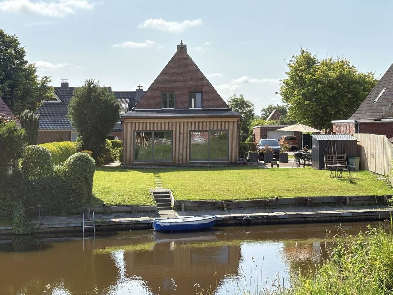 Am Tief - Ferienhaus am Kanal auf 140qm für bis zu 7 Personen und Hunde! in Emden, Nordseeküste