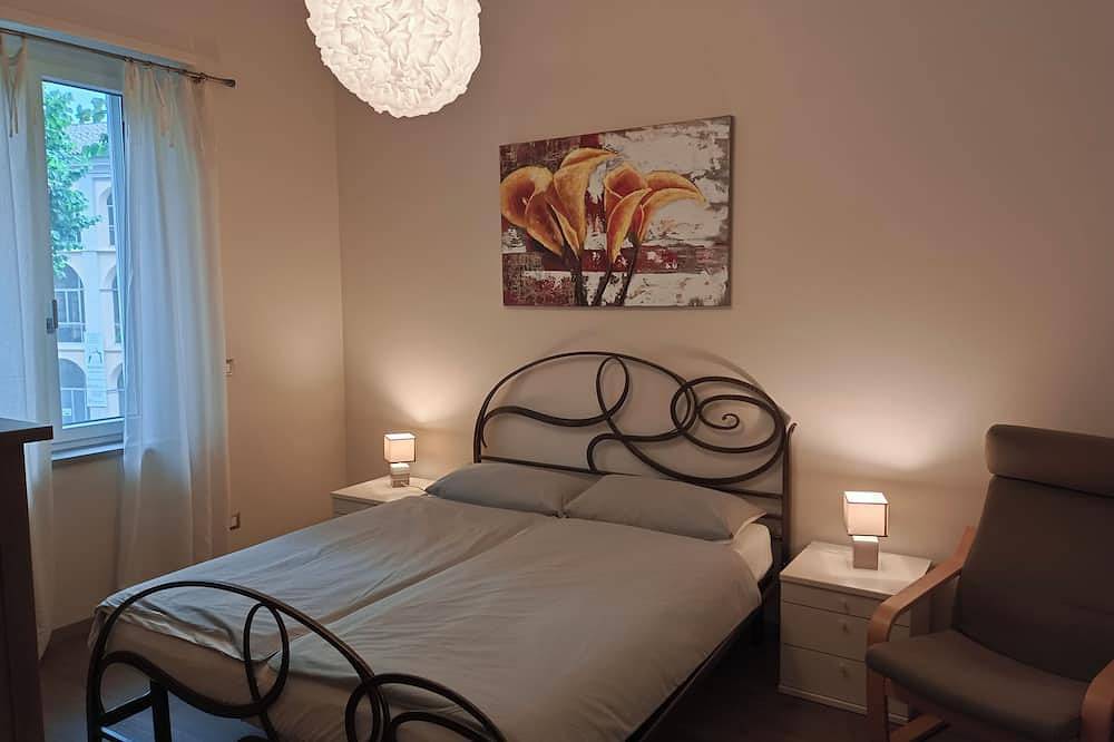 Ganze Wohnung, Casa Nina / Neue Ferienwohnung im Zentrum von Bra in Bra, Cuneo Provinz