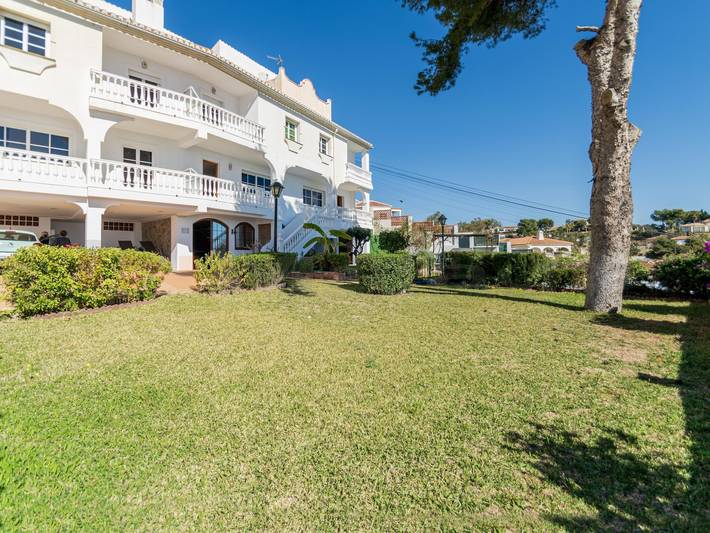 Sea View Apartment with Parking, Pool & Terrace - 100m to Benajarafe Beach in Urbanizacion La Esperanza, Vélez-Málaga
