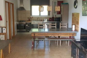 Gîte pour 6 personnes, avec jardin à Saint-Étienne-du-Grès