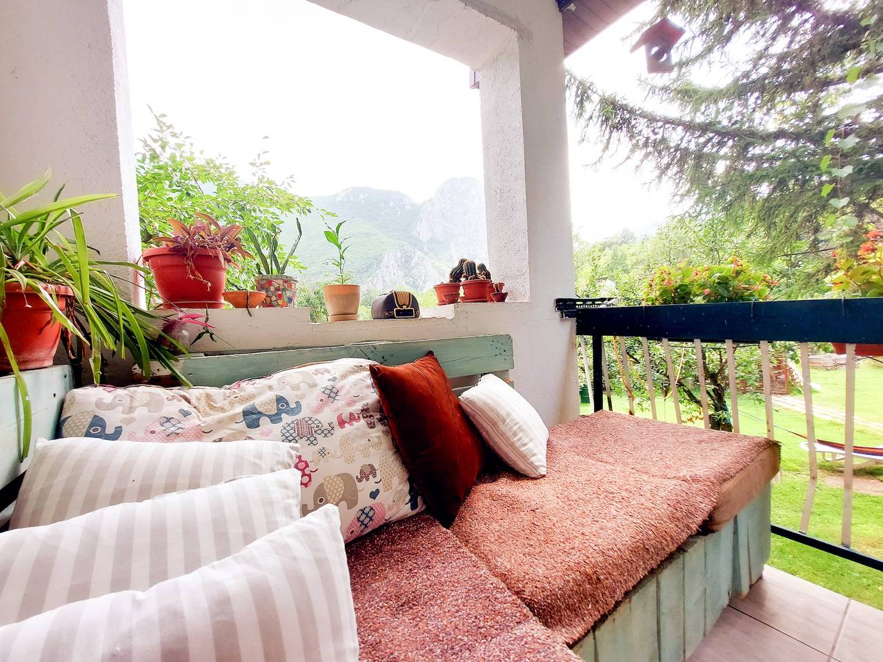 Ganzes Studio, Studio für 5 Personen mit Terrasse in Skopje, Nordmazedonien