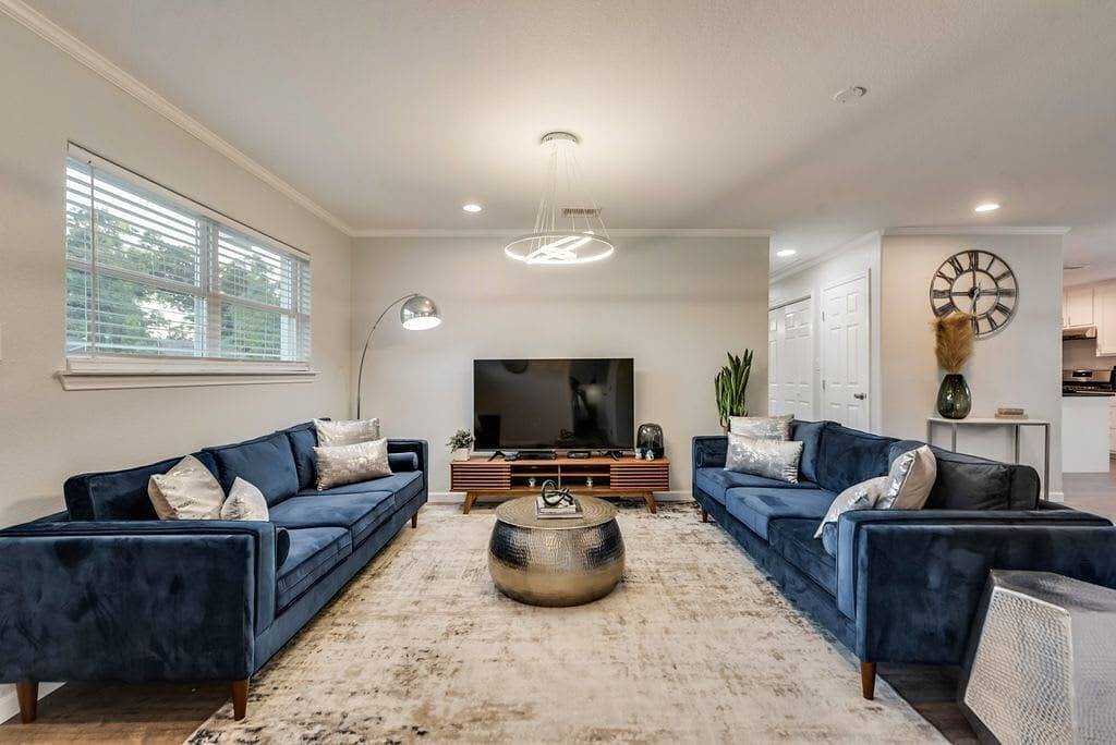 Luxury Home w/ Hot Tub near At&T Stadium in Arlington, Tarrant County