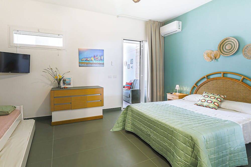Entire apartment, Tamarè 1 by Casa di Marco in Gallipoli, Gulf of Taranto