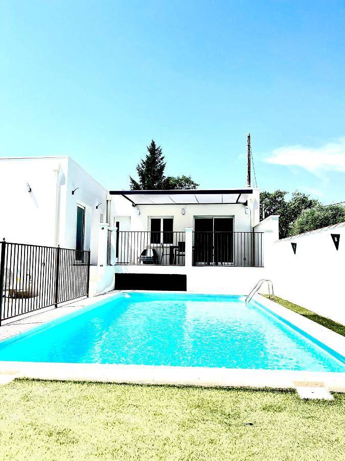 Casa de vacaciones para 6 personas, con jardín y piscina además de vistas y piscina para niños - 1