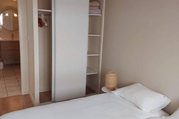 Appartement entier, Très Bel Appt  à 100m du front de mer ( rue adjacente). Classé 3 * le in Les Sables-d'Olonne, Vendée
