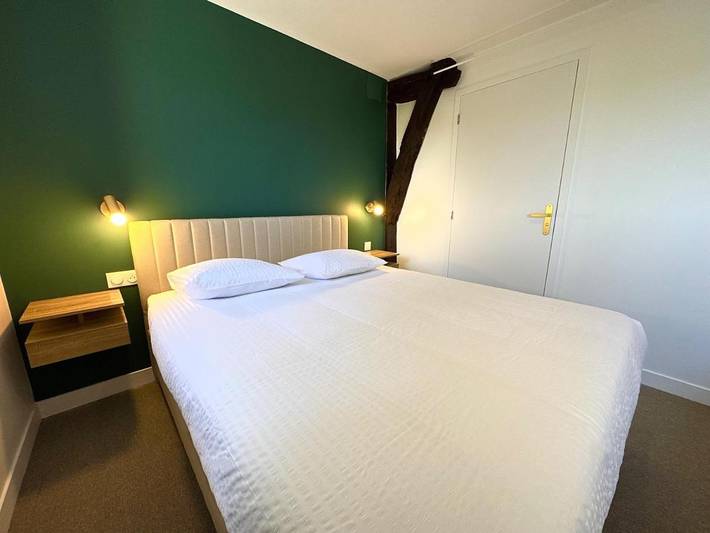 Hôtel pour 4 personnes, avec jardin et piscine à Crannes-en-Champagne - 4