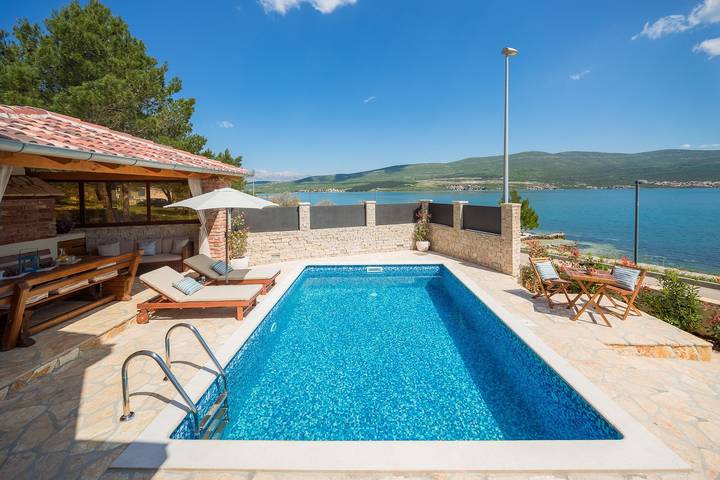 Villa voor 7 personen, with Balkon and Terras as well as Tuin in Zadar