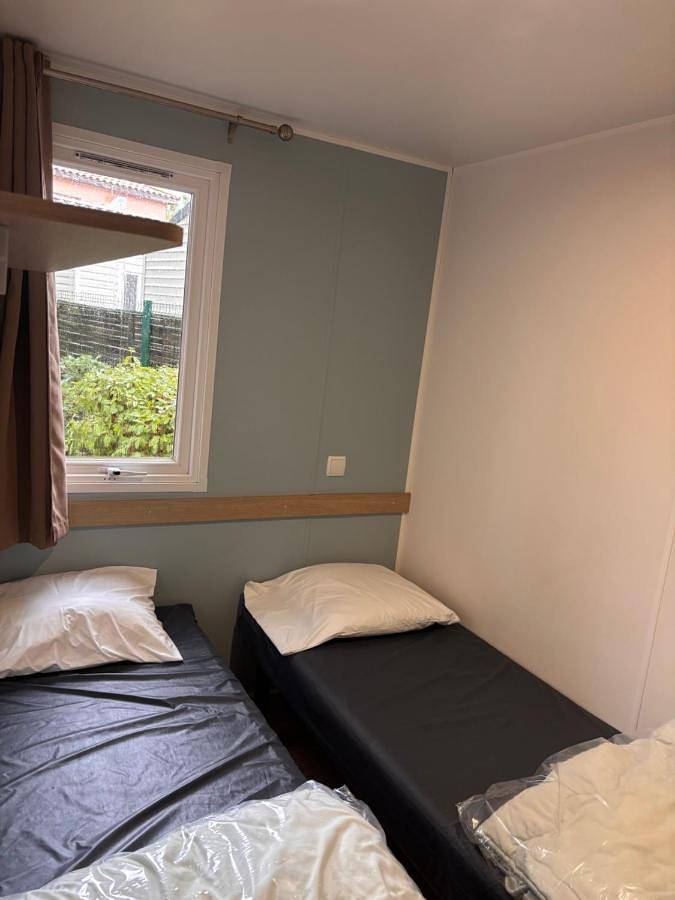 Camping pour 4 personnes, avec piscine et terrasse, animaux acceptés dans Plage de l'Espiguette - 4