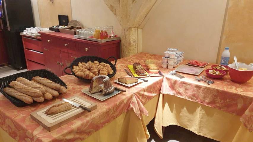 Hôtel pour 2 personnes, avec Jardin à La Charité-sur-Loire - 2