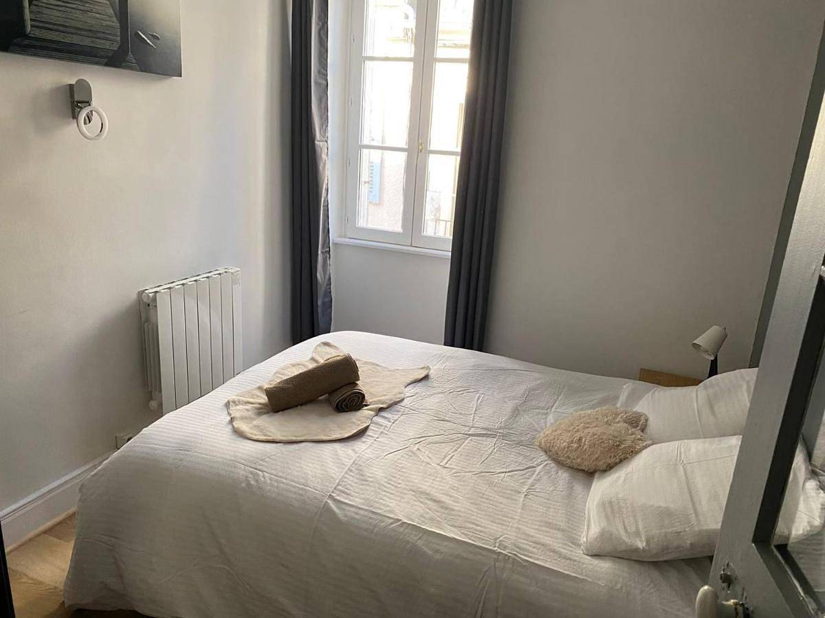Appartement entier, Apartment - Ground Floor in Sancerre, Région de Bourges