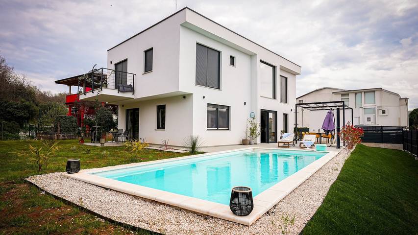 Villa für 6 Personen, mit Pool und Garten sowie Balkon in Umag