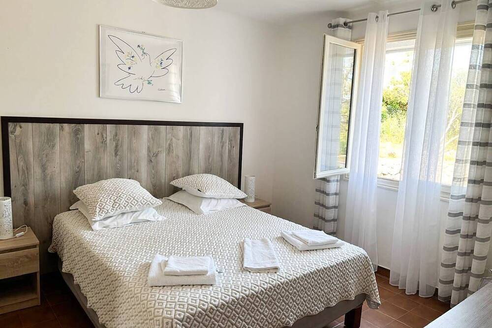 Villa Naomi , piscine, à 100 m de la plage in Abbartello, Olmeto