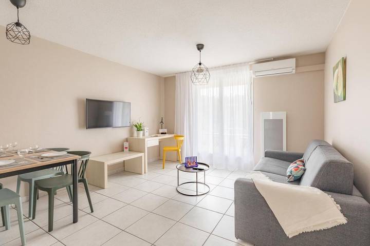 Location de vacances pour 4 personnes, avec piscine et jardin à Saint-Jean-d'Illac - 4