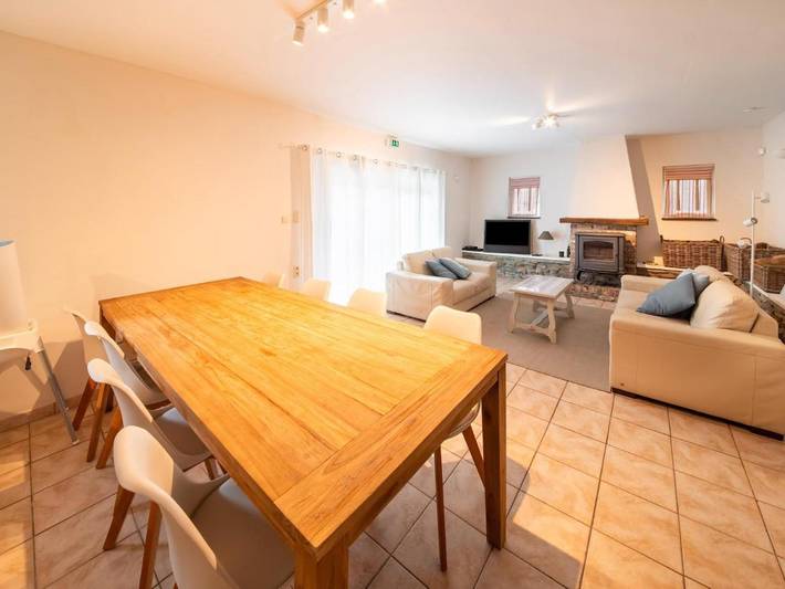 Location de vacances pour 6 personnes, avec terrasse ainsi que jardin et vue sur le lac, animaux acceptés à Bohan - 3