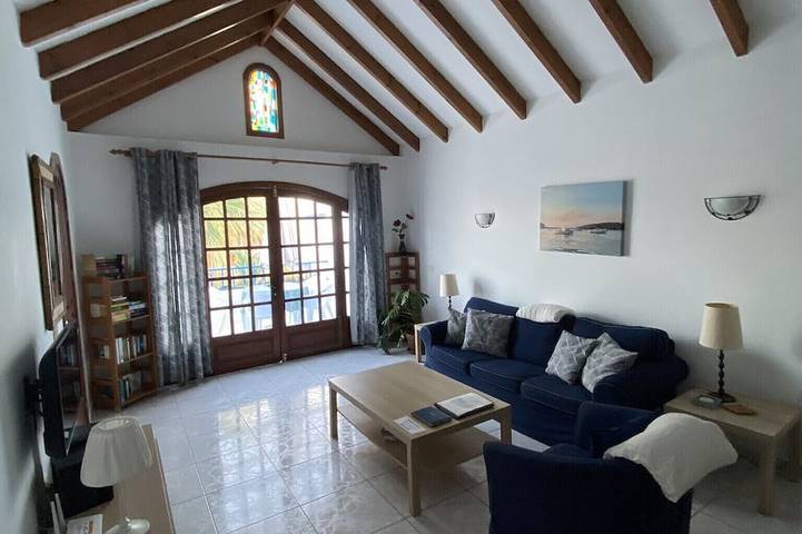 Ganze Wohnung, 2 beheizte Gemeinschaftspools und ein Planschbecken mit Meerblick in Puerto del Carmen, Tías