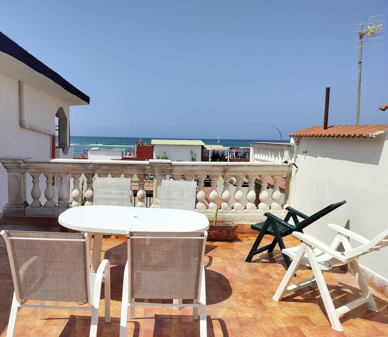 ! Ein mediterraner Strandtraum direkt am Meer! in Castel Volturno, Caserta Provinz