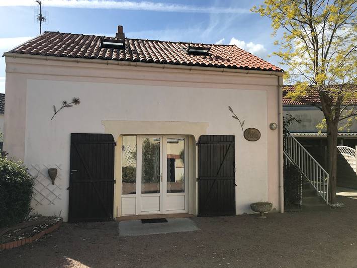 Gîte pour 6 personnes, avec terrasse et jardin