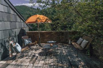 Gîte pour 4 personnes, avec vue et sauna ainsi que jardin et piscine, animaux acceptés à Castans