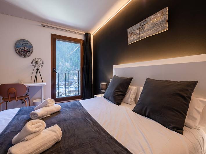 Ganze Wohnung, Modernes Apartment Arinsal 2 Zimmer, 4 Pers, Parkplatz Inklusive in Pal Arinsal