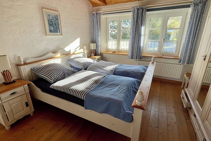 Ganze Wohnung, Friesenhof Schulze-Warft, Ferienwohnung Schluut unter Reet am Nordseedeich in Pellworm, Nordfriesland