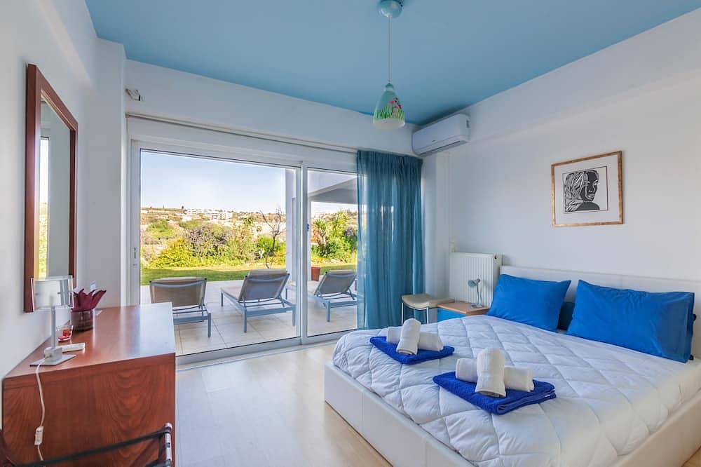 White Blue Spa Villa in Iraklio-Heraklio region