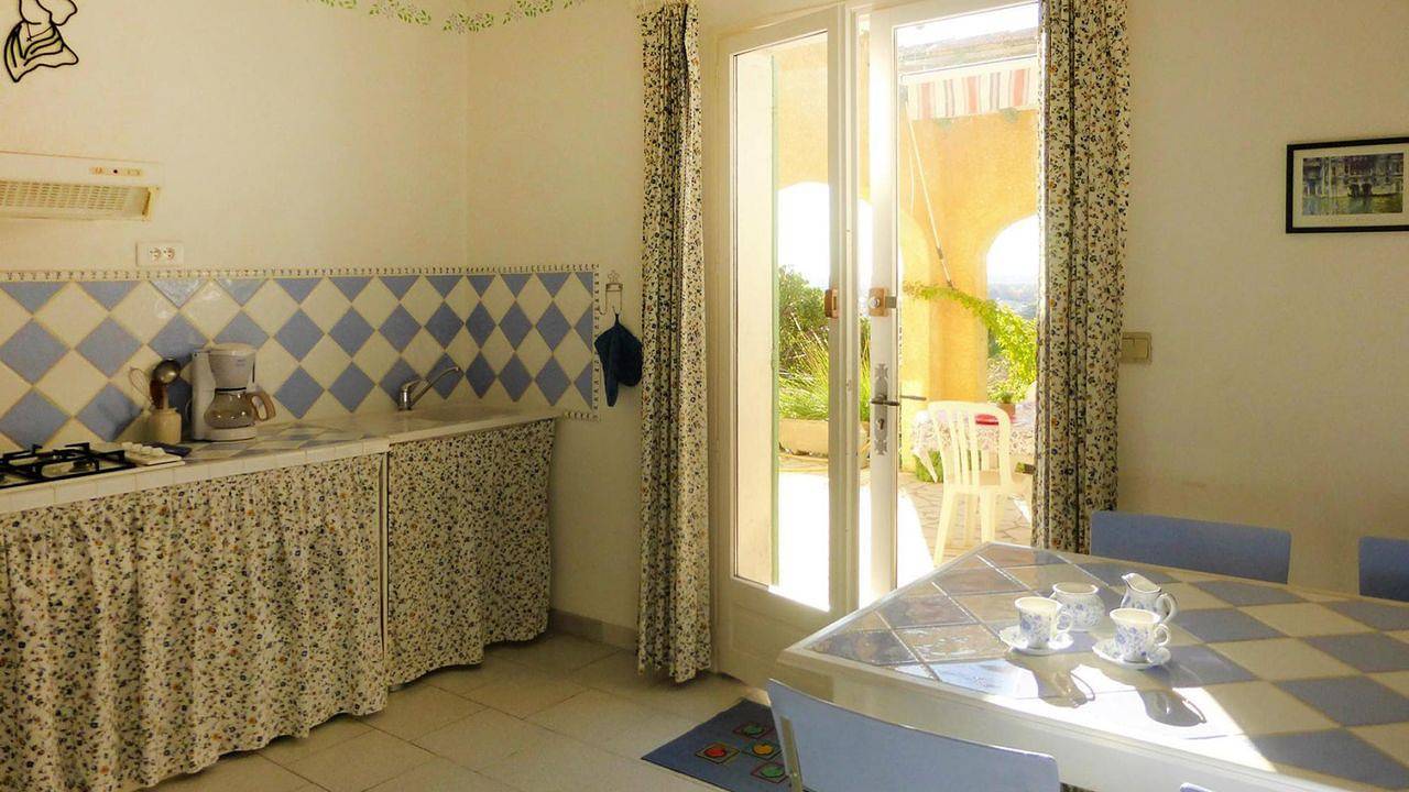 Entire holiday apartment, Ferienwohnung für 2 Personen (30 m²) in Bellegarde in Bellegarde, Nimes region