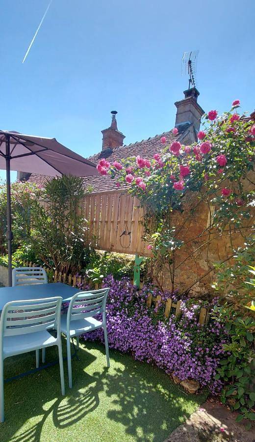 Gîte pour 4 personnes, avec jardin dans Gréez-sur-Roc