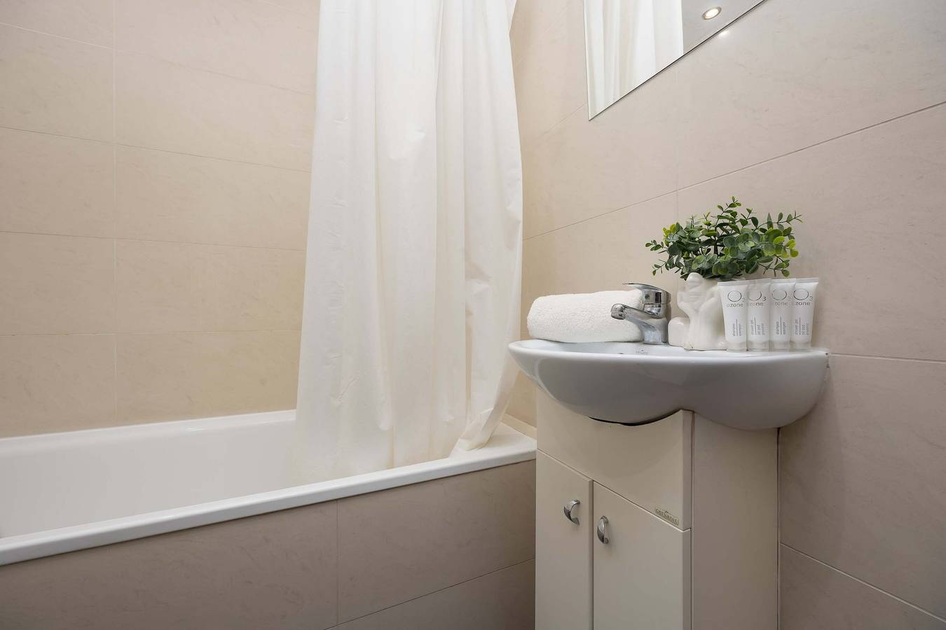 Appartamento intero, Piwna 51/53 | Warsaw | Stylish Apartment | Close to the Old Town Square in Varsavia Śródmieście, Varsavia