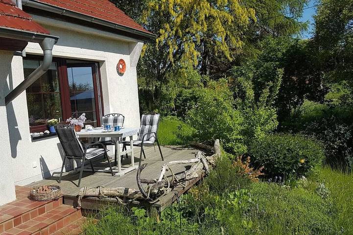 Ferienhaus für 9 Personen, mit Terrasse und Garten