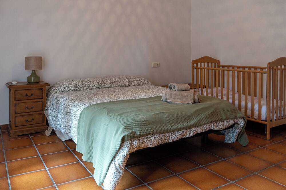 Casa rural para 15 personas en Alcover, Naturaleza, montaña y playa muy cerca. in Alcover, Alto Campo