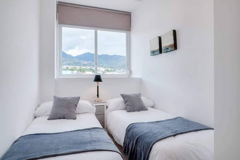 Apartamento entero, Apartamento con vistas frontales al mar y terraza in Marbella Centro, Marbella
