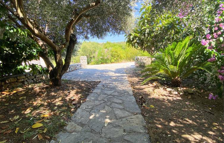 Ganze Ferienwohnung, Gemütliche Wohnung mit WLAN, Terrasse und Parkplatz – 1,5 km zum Strand in Cunski, Lošinj (Kvarner Bucht)