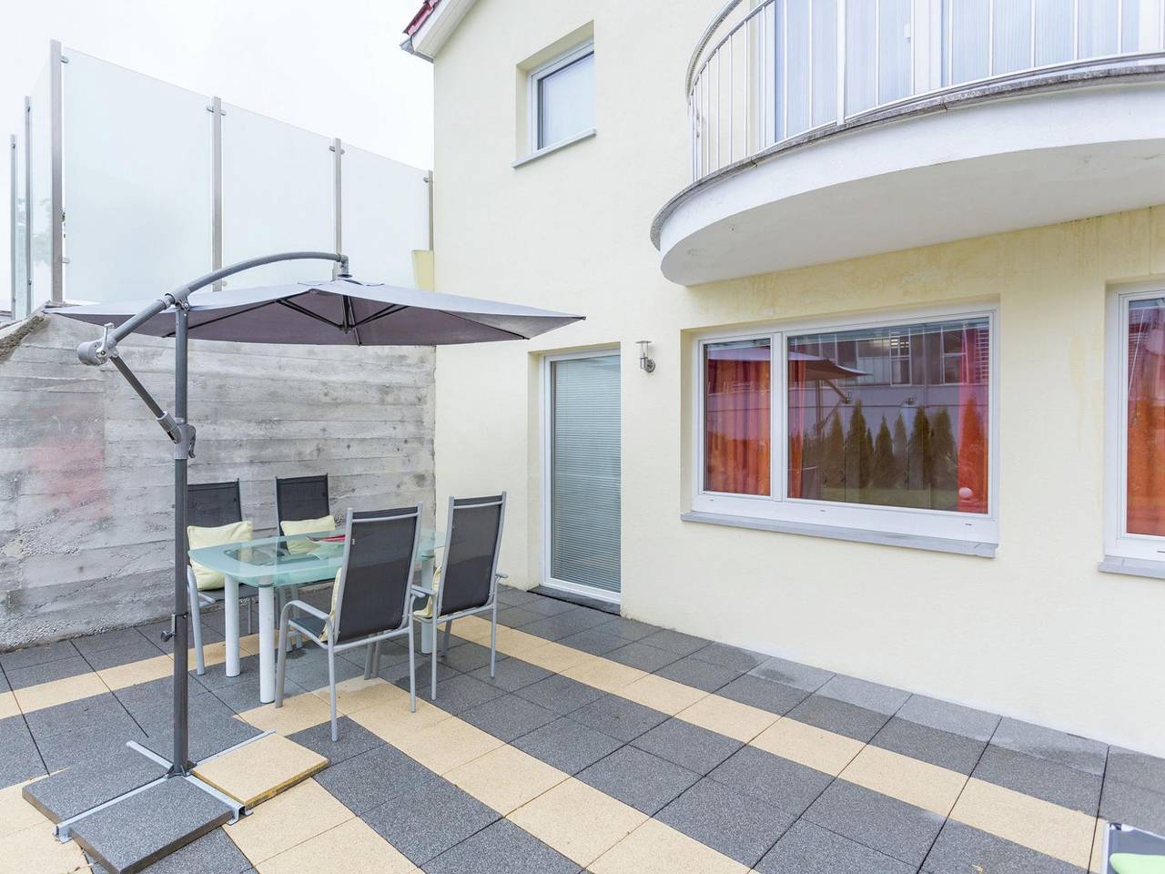 Ganze Wohnung, Ferienwohnung für 4 Personen mit Pool in Markdorf, Region Bodensee-Oberschwaben