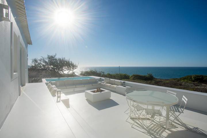 Casa de férias para 9 pessoas, com piscina e varanda em Colares