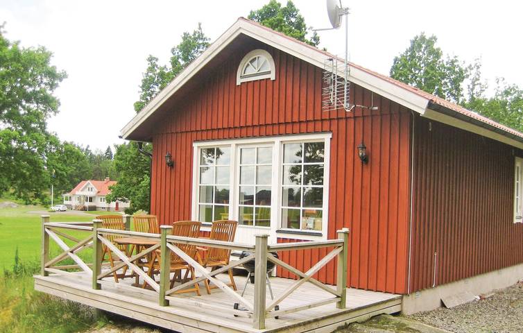 Hus för 5 Personer med terass in Mellerud, Vänern