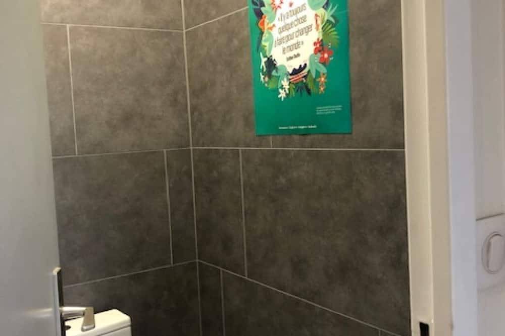 Apartamento entero, Dans la Verdure, au Calme Près de Paris in Rueil-Malmaison, Altos del Sena
