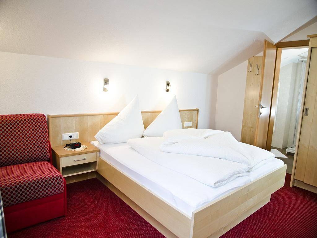 Ganze Ferienwohnung, Fewo Ramona, 2 Schlafräume, 2 Dusche und Wc in Galtür, Verwall