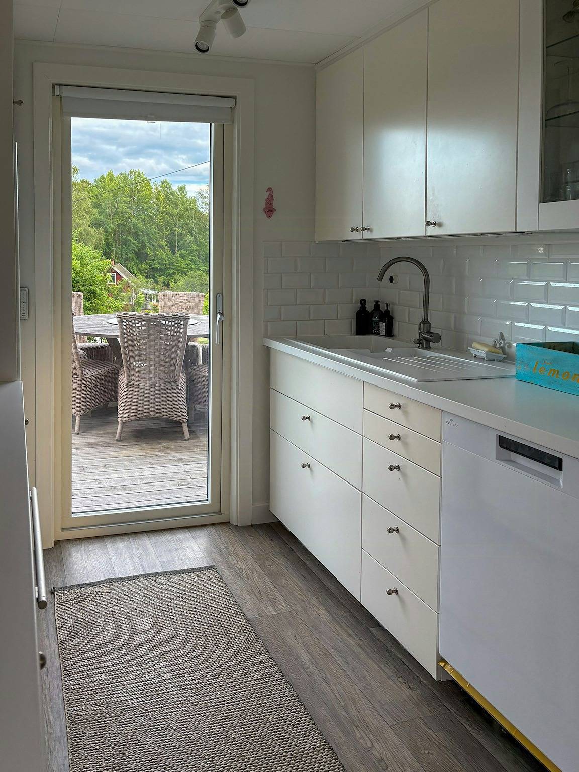 Summer house with pool on hilltop in Ostra Knall in Mälaren