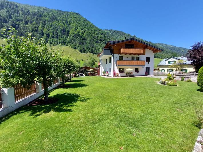 Ferienwohnung für 2 Personen, mit Garten und Balkon