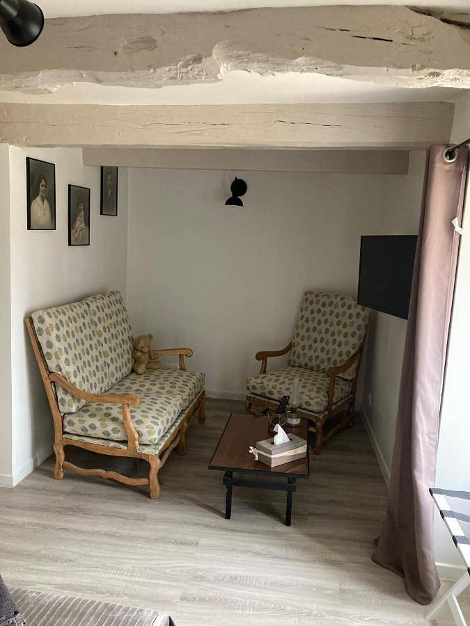 Quadruple Room with Private Bathroom in Pleslin-Trigavou, Région de Dinan