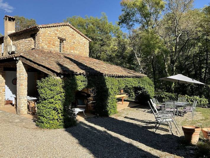 Casa de vacaciones con 1 dormitorio in Entrecasteaux, Región Brignoles